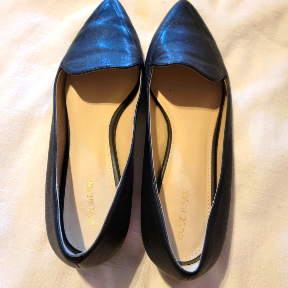 Cole Haan Black Leather flats size 9 in good used condition